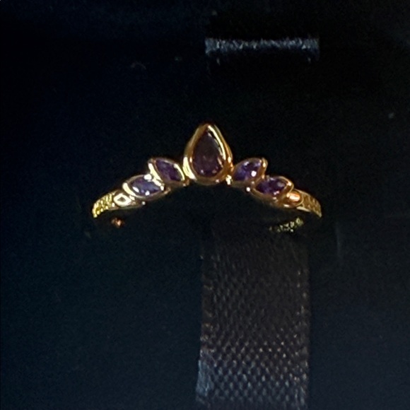 Disney Frozen Queen Anna Tiara Ring from Pandora
14k gold plating size 7 - Picture 3 of 13